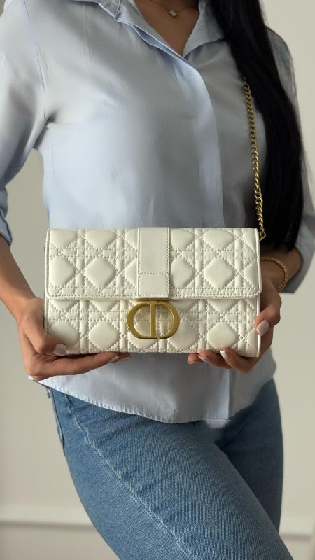 كلاتش Dior - شامل علبة #8134